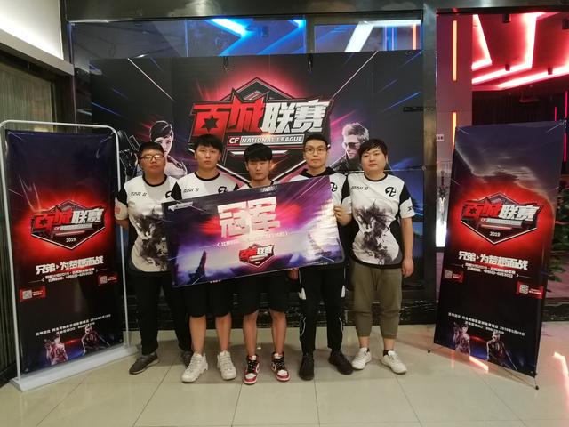NiP 和 Fluxo 在 2025 年 StarLadder 布达佩斯 Major 第一阶段的首个比赛日以胜利结束