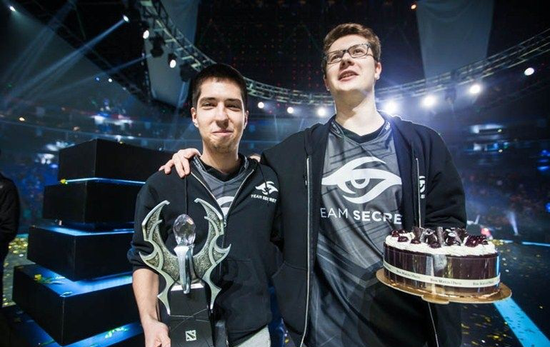 FunPlus Phoenix 和 Trace Esports 在 VCT 2025： 中国第二阶段中被淘汰